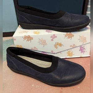 Clarks Cloudsteppers slip ons, navy, size 8